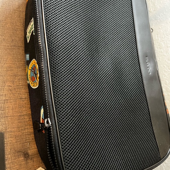 Coach Travel Packs - Picture 3 of 7